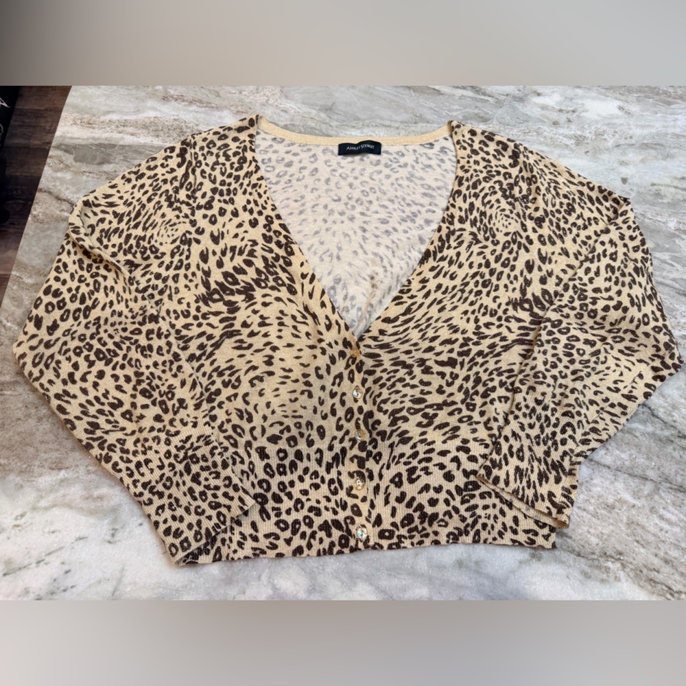 Ashley Stewart Leopard Print Top V Neck Button Front P medium cardigan